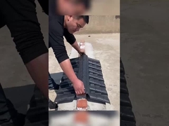 Installazione di piastrelle di plastica tradizionali cinesi per il muro del giardino