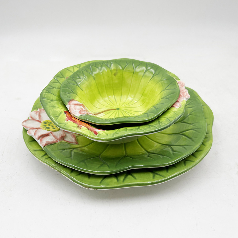 Piatto di design a foglia di loto personalizzato forniture di cucina in ceramica alta piatto da cena di grande capacità per picnic a casa scuola