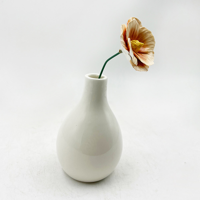 Ornamento di tavolo moderno su misura Contenitore di fiori in ceramica Fabbricazione a mano Glace e ceramica opaca Vaso di fiori per la decorazione domestica