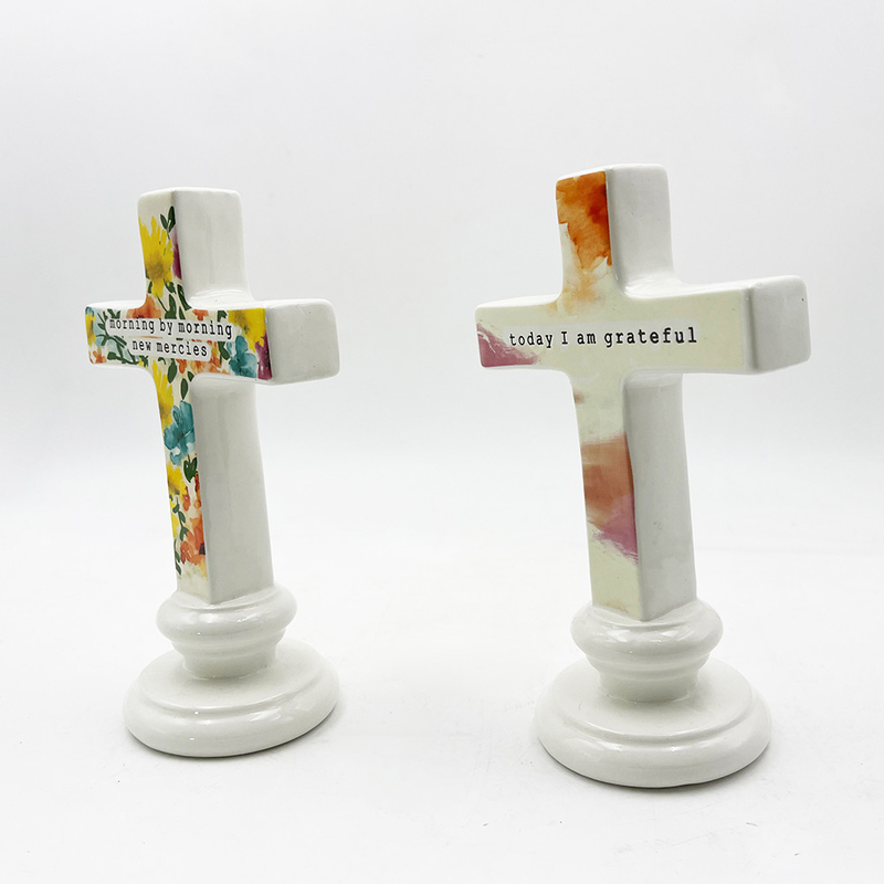 Materiale ceramico massello Artigianato in piedi Scultura per tavolo Ornamento dell'altare Croce con parole