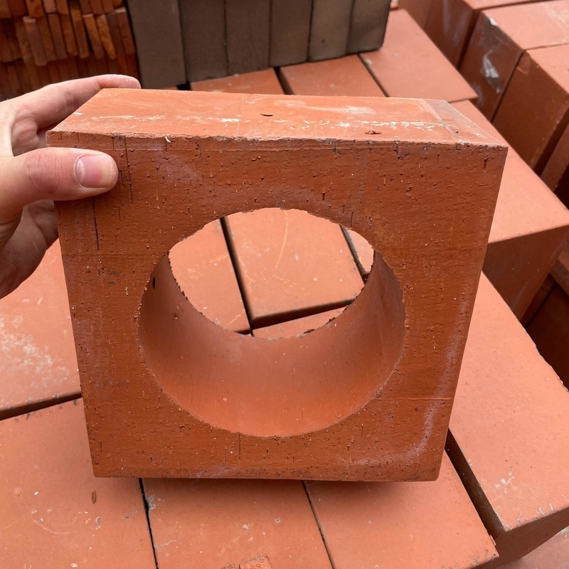 Terracotta di argilla rossa naturale blocchi cavi Jaali piastrelle per rivestimento di pareti mattoni a vento Dimensioni 200X200 mm Modello quadrato