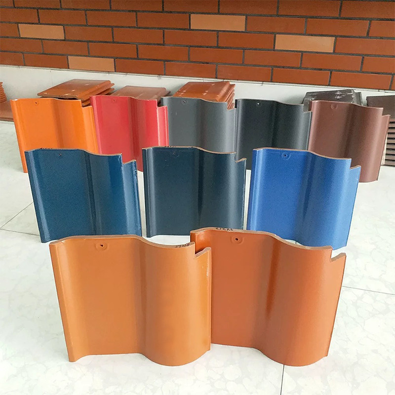 Set di piastrelle spagnole colorate a forma di S Varietà di colori Materiale durevole Eleganza architettonica Arricchisci il tuo tetto