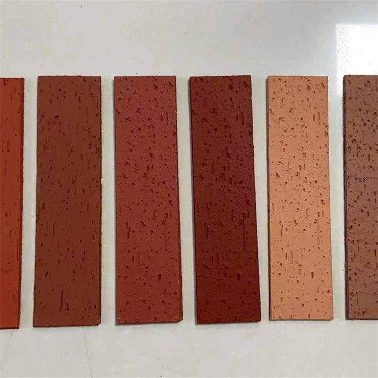 Piastrelle d'argilla pieghevoli Soluzioni di progettazione versatili Diverse dimensioni Toni terrestri Perfetti per pareti curve