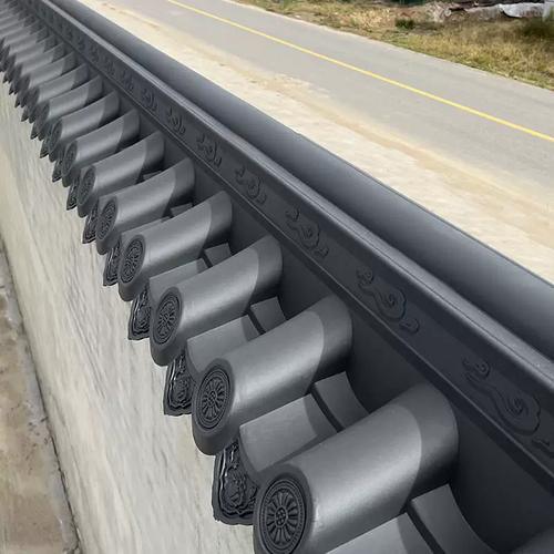 Piastrelle di tetto in PP decorative per la casa Facile da installare Piastrelle di tetto antiche cinesi di plastica