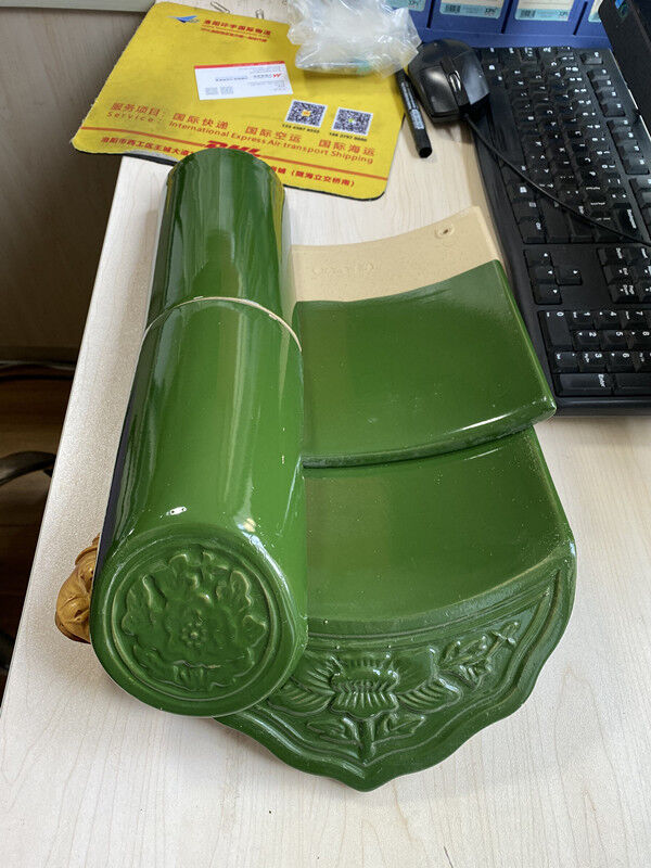 Padiglione in stile cinese a telaio in legno con piastrelle vetrate verdi Retro texture in legno Giardino paesaggistico Gazebo per balcone Decorazione naturale