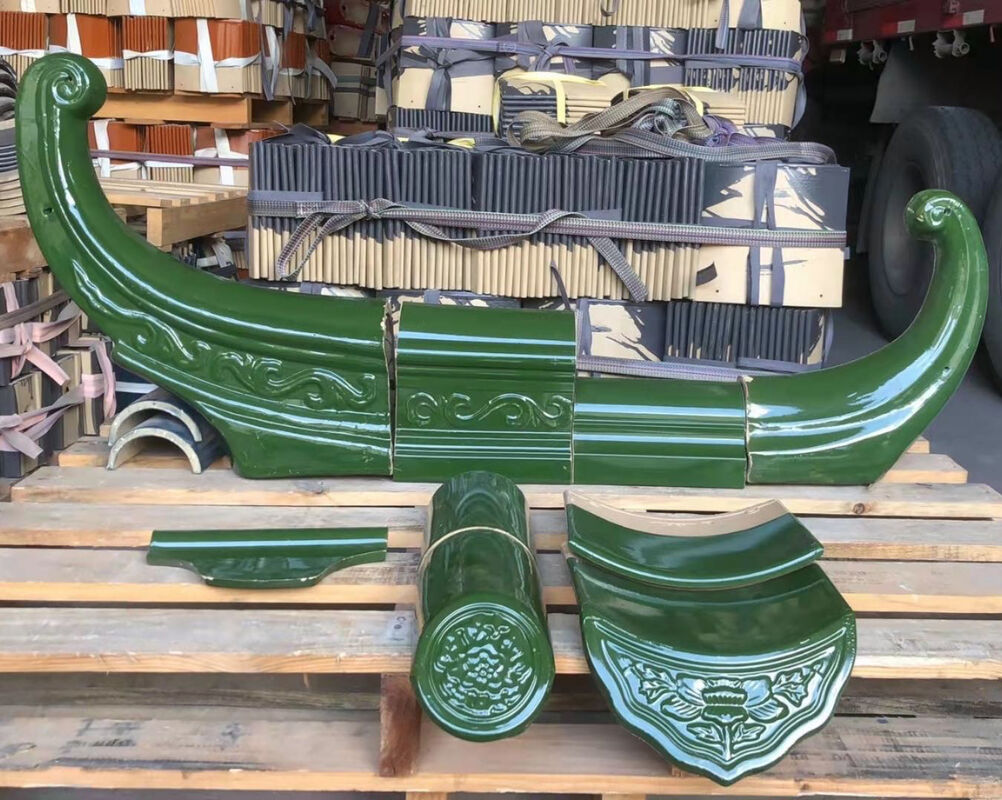 Padiglione da tè in legno antico con tetto a tegole verdi smaltate cinesi tradizionali, padiglione manuale per spazi di espansione esterni moderni in parchi e cortili