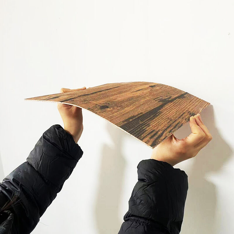 Fuori di ceramico imiti il legno che la parete flessibile di superficie piastrella il materiale decorativo di costruzione