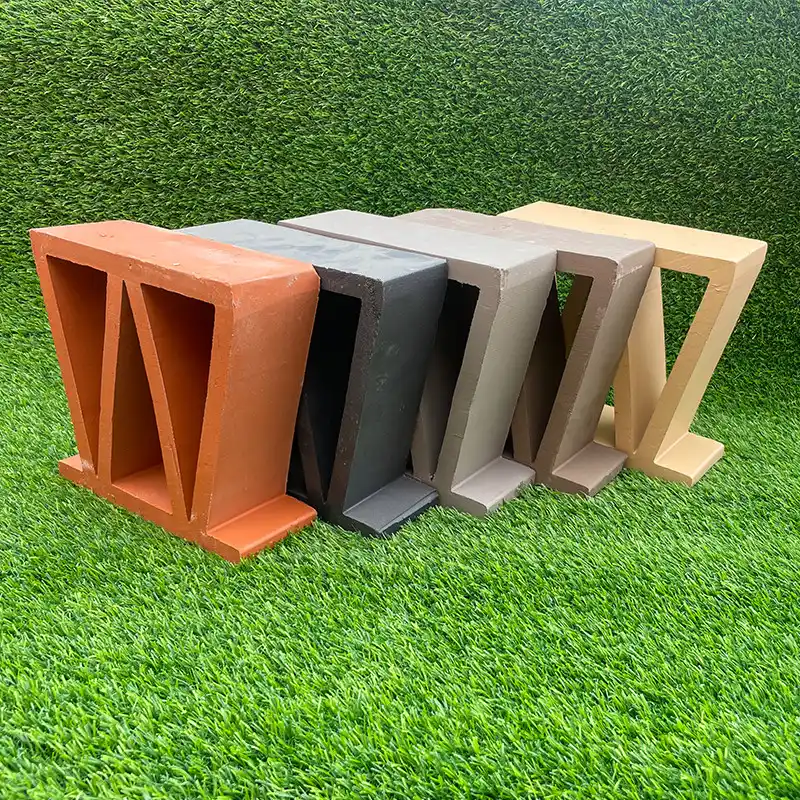 Parete divisorio in mattoni sfondo m Forma giallo colore vetro schermo piastrelle di terracotta Breeze blocchi pannelli