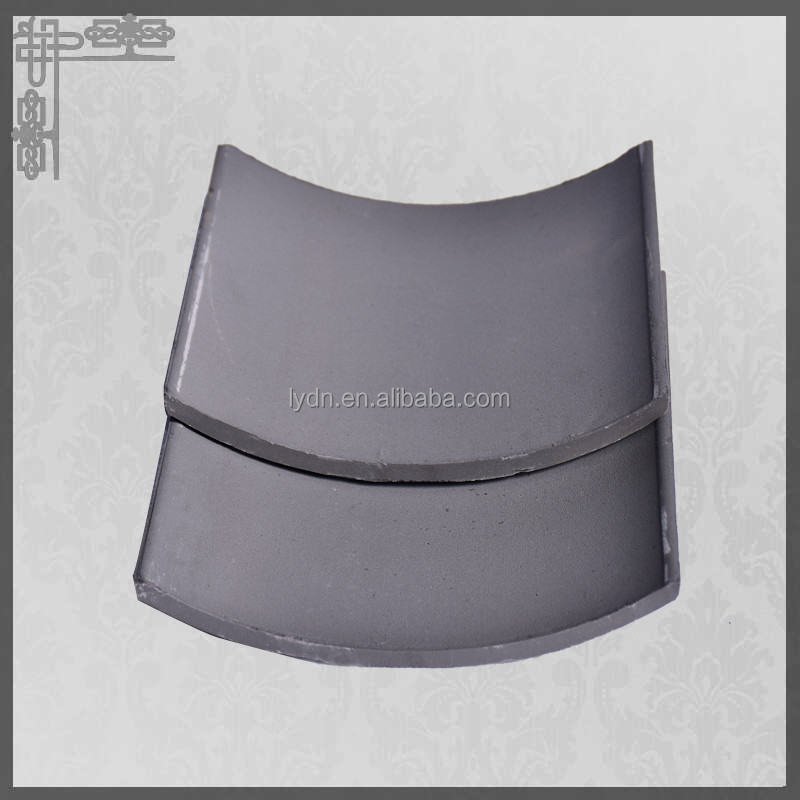 Naturalmente resistenti Decorative Cina argilla tetto piastrelle angolo tetto croce piastrelle tetto